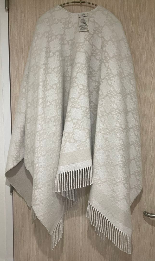 フェンディ　ポンチョ　ストール　コート　ショール　ウールカシミア