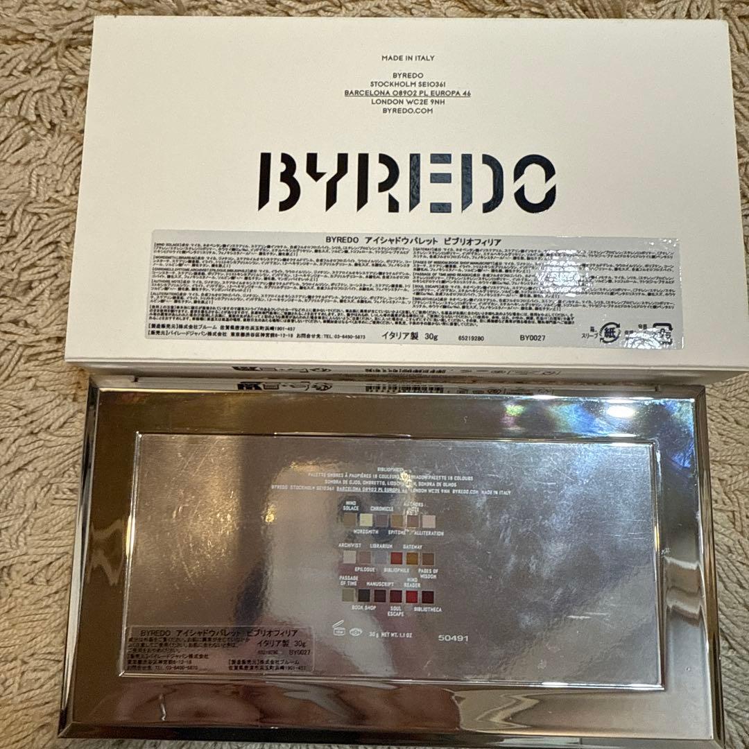 BYREDO BIBLIOPHILIA アイシャドウパレット