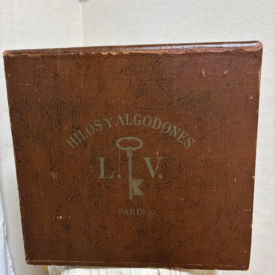 フランス　L.V. アンティーク　手芸屋糸什器　キャビネット　8段　引き出し