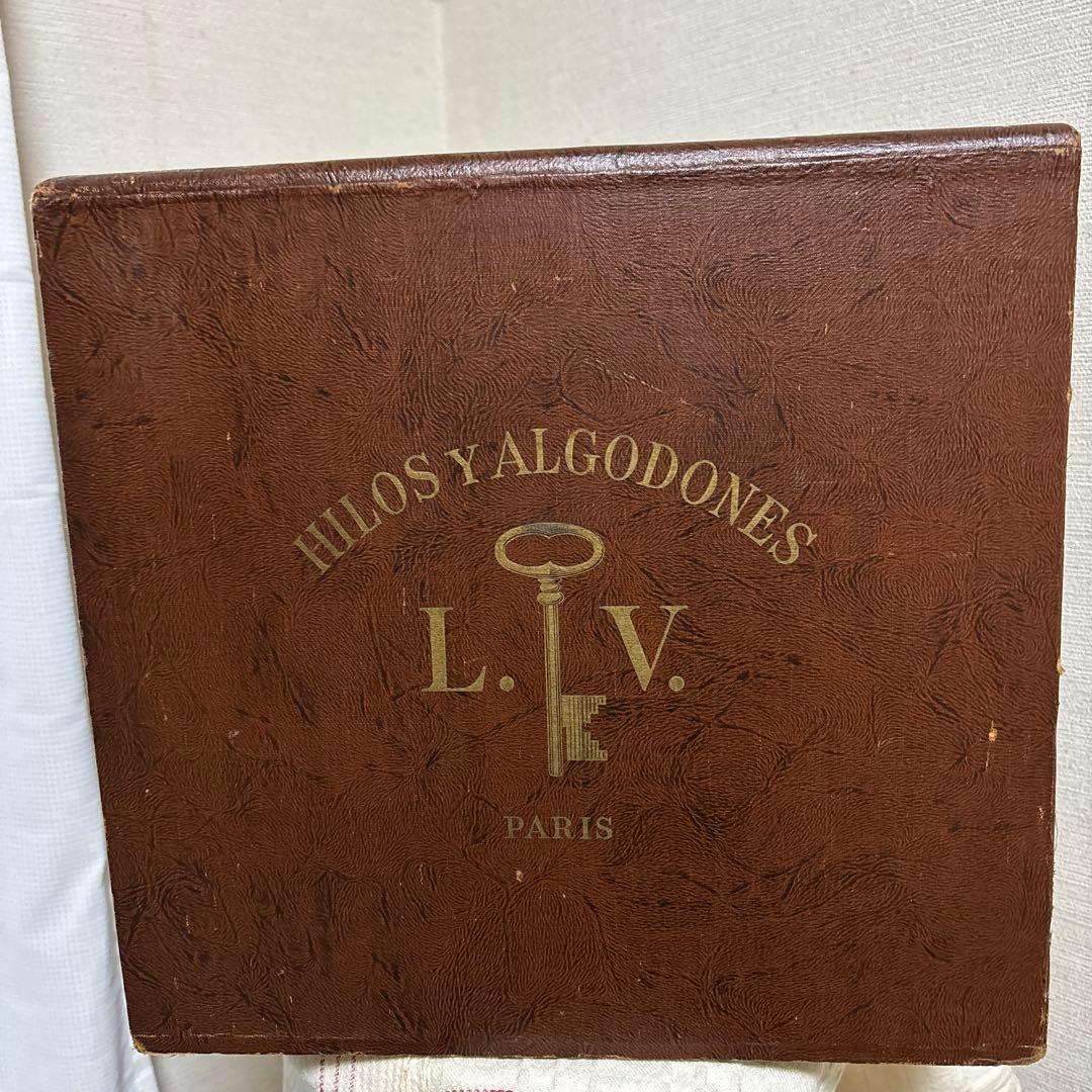 フランス　L.V. アンティーク　手芸屋糸什器　キャビネット　8段　引き出し