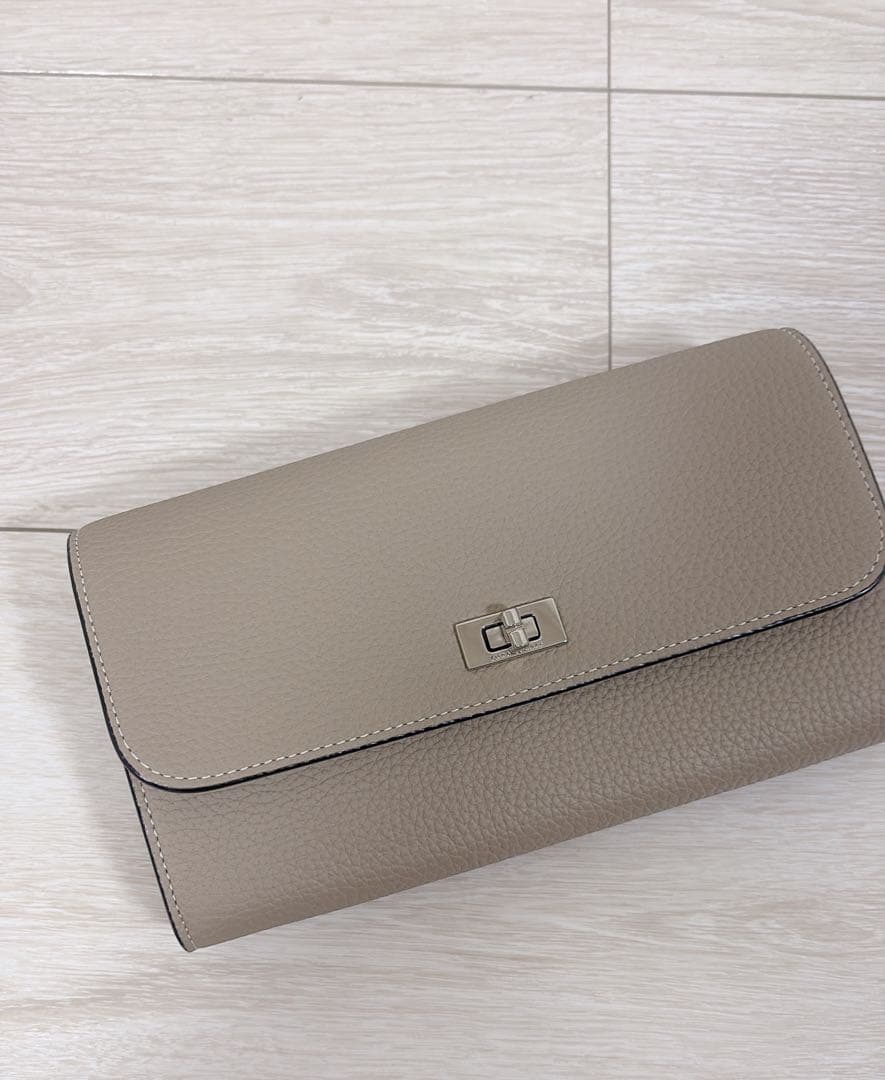 ボナベンチュラ　ベアトリーチェ ロング ウォレット シュリンクレザー