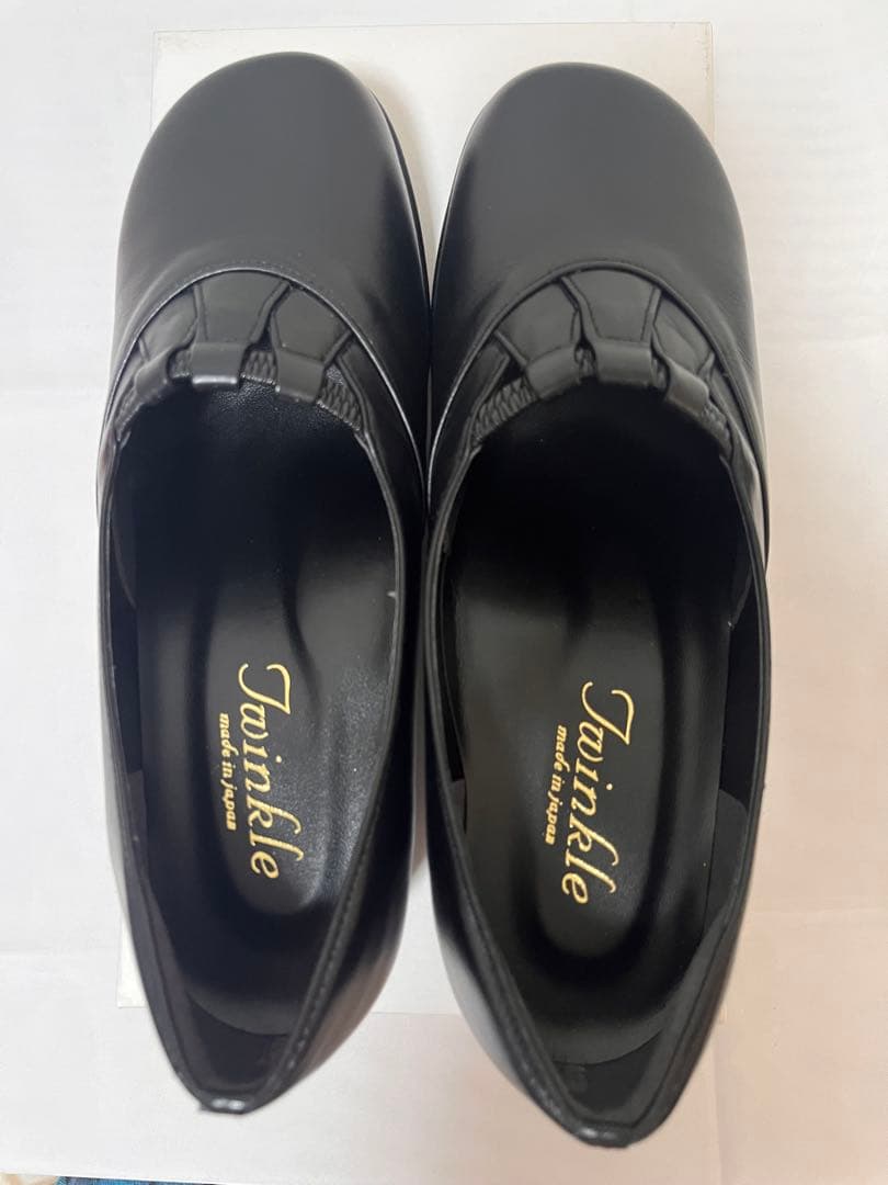 かずちゃん様【新品】エアクッションパンプス/ブラック/&LVレザーベルト(赤)