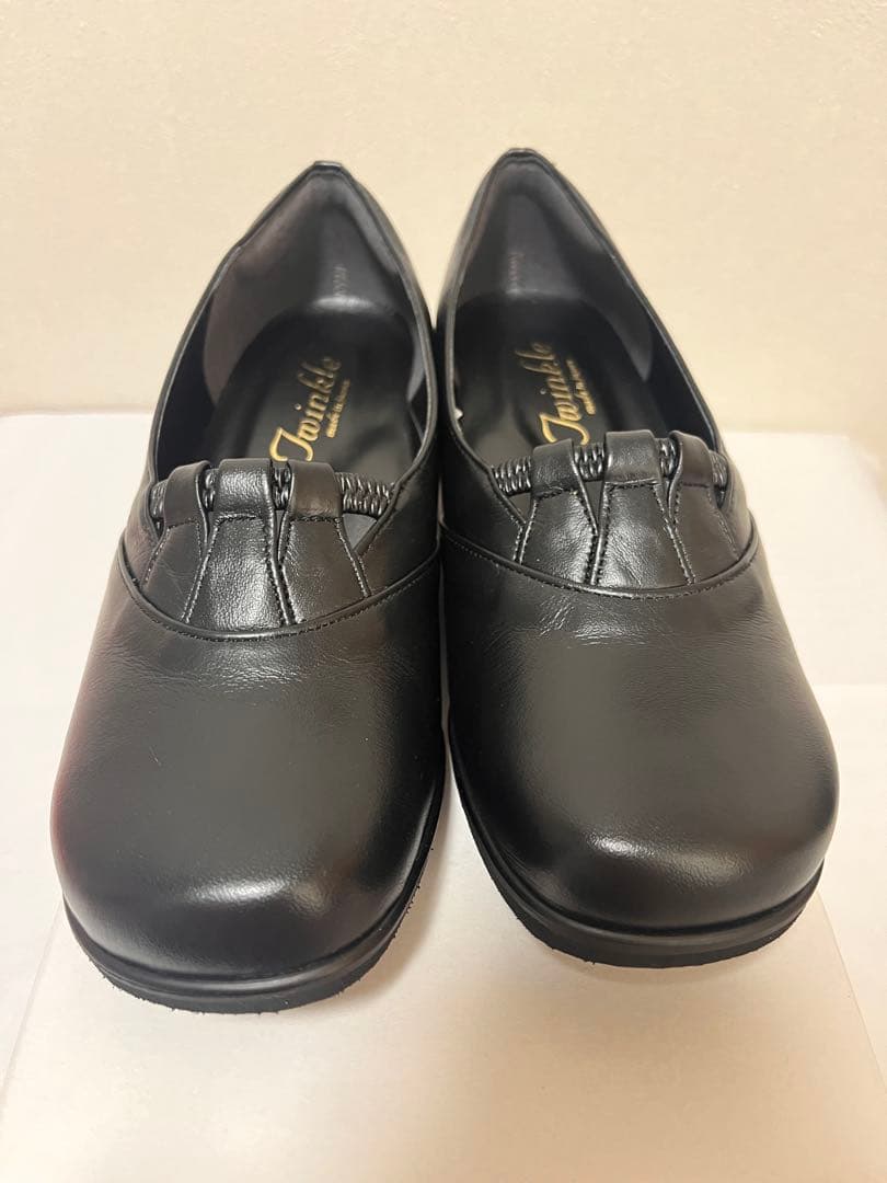 かずちゃん様【新品】エアクッションパンプス/ブラック/&LVレザーベルト(赤)