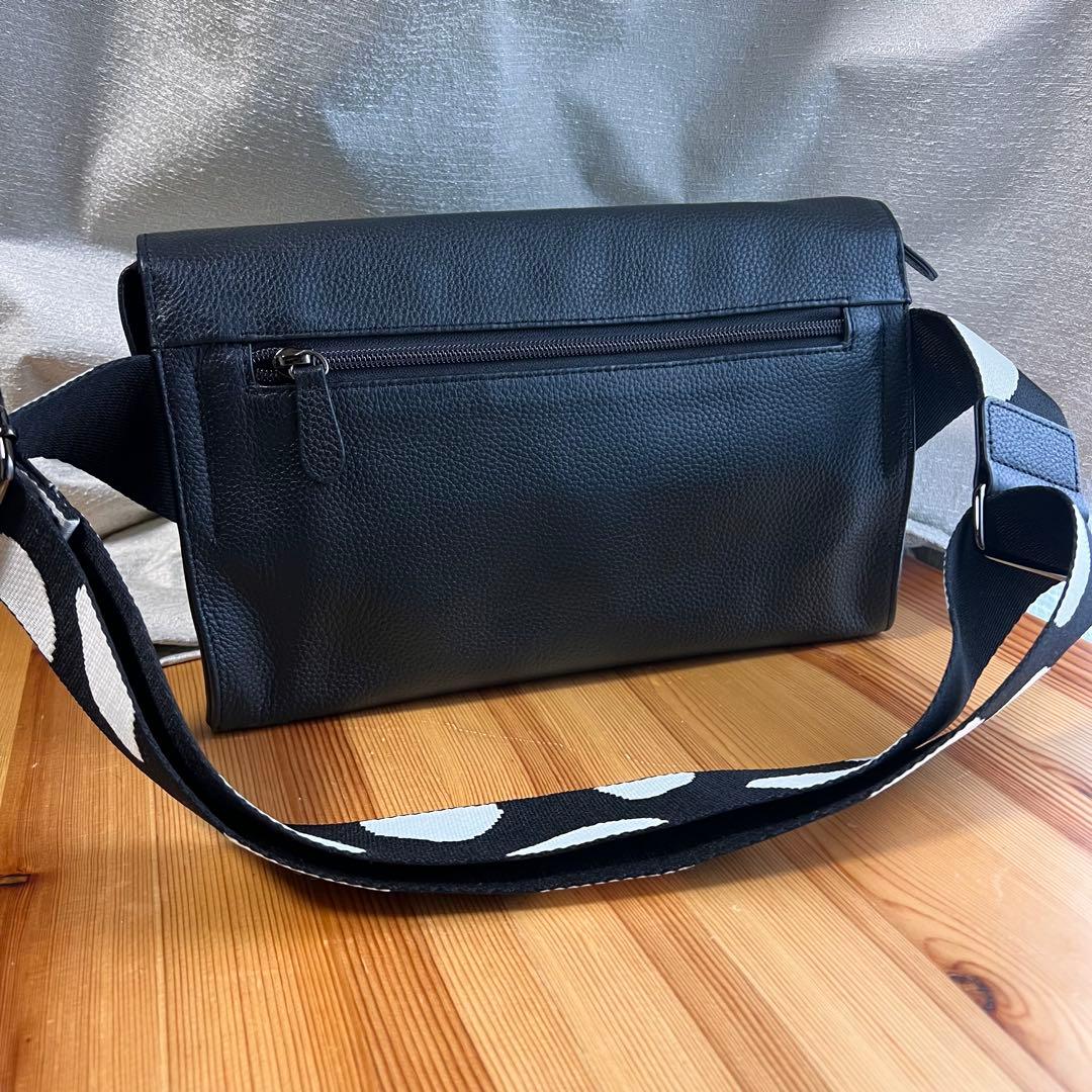 美品✨イアパピヨネ ダルメシアン ワイドテープショルダー 柄 ブラック