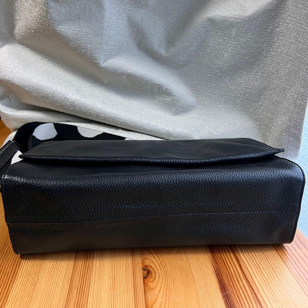 美品✨イアパピヨネ ダルメシアン ワイドテープショルダー 柄 ブラック