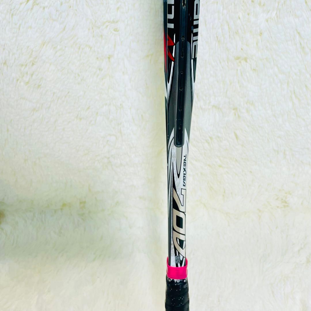 美品　YONEX NEXIGA 70V LIMITED EDISION