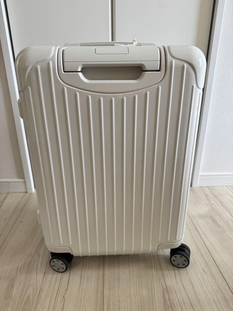 新品同様 RIMOWA 36L Essential cabin 機内持込サイズ白