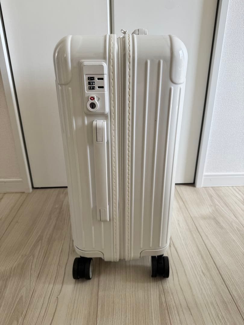 新品同様 RIMOWA 36L Essential cabin 機内持込サイズ白