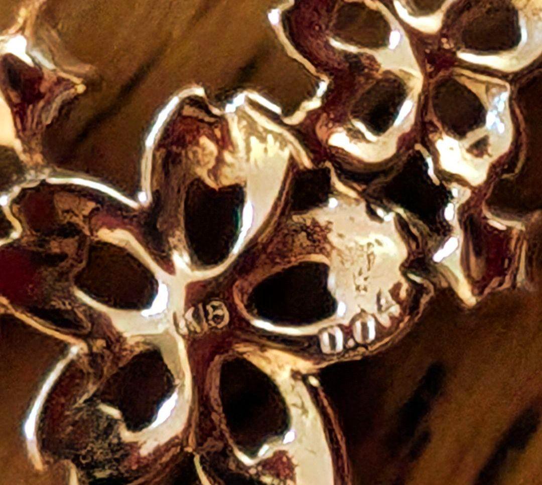 美品★デザイナーズ★K18★桜透かし柄ダイヤ付リュールネックレス