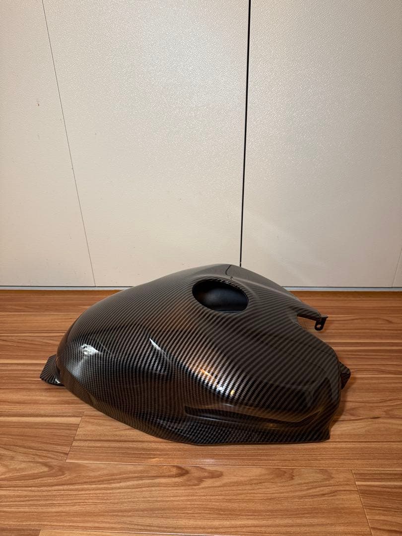 カーボンファイバー タンク ブラック