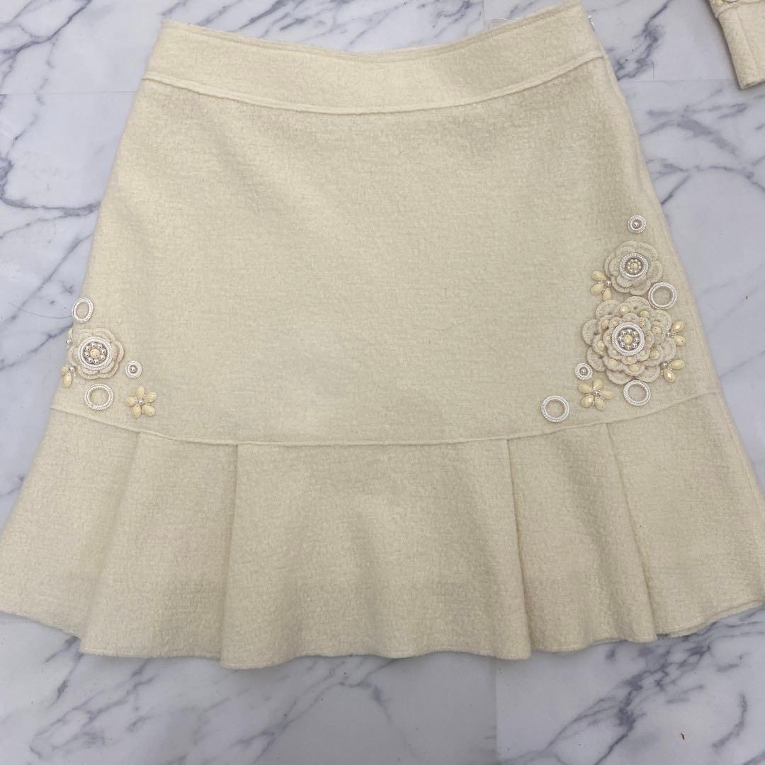 美品スーパービューティー花ビジュー装飾、異素材ジャケット、スカートセットアップ