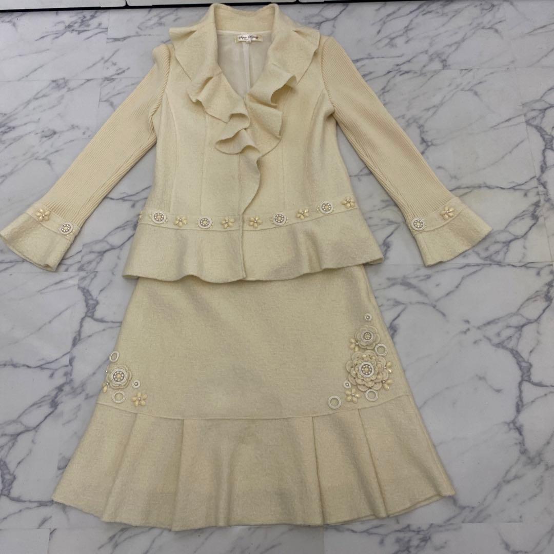 美品スーパービューティー花ビジュー装飾、異素材ジャケット、スカートセットアップ