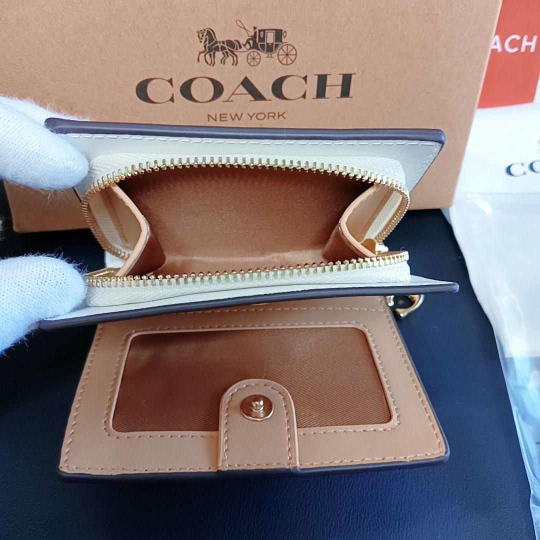 【新品】COACH 折り財布　二つ折り　花柄　コンパクト　プレゼント　箱付き