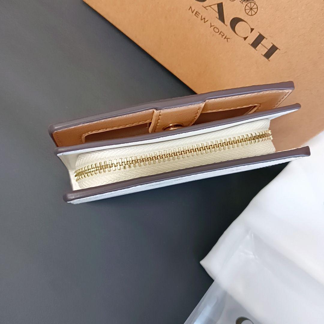 【新品】COACH 折り財布　二つ折り　花柄　コンパクト　プレゼント　箱付き