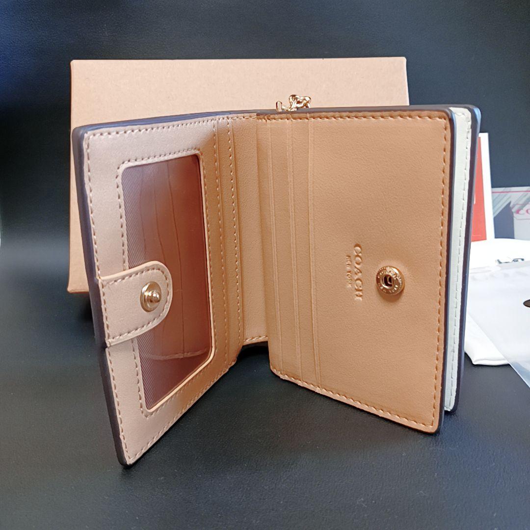 【新品】COACH 折り財布　二つ折り　花柄　コンパクト　プレゼント　箱付き