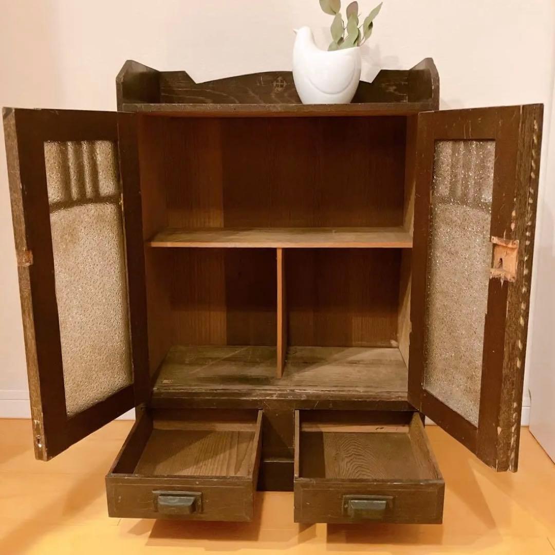 ガラス扉のキャビネット 引き出し付き 食器棚 昭和レトロ　アンティーク