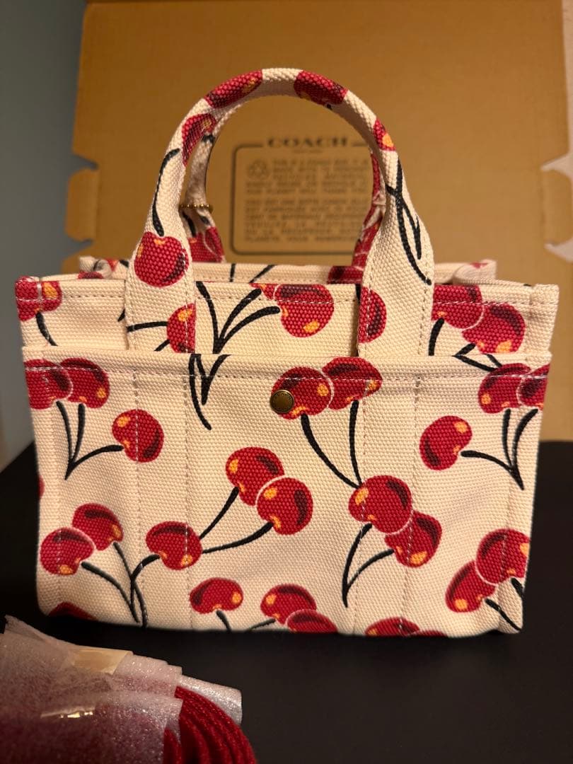 コーチ カーゴ トートバッグ 20 チェリープリント