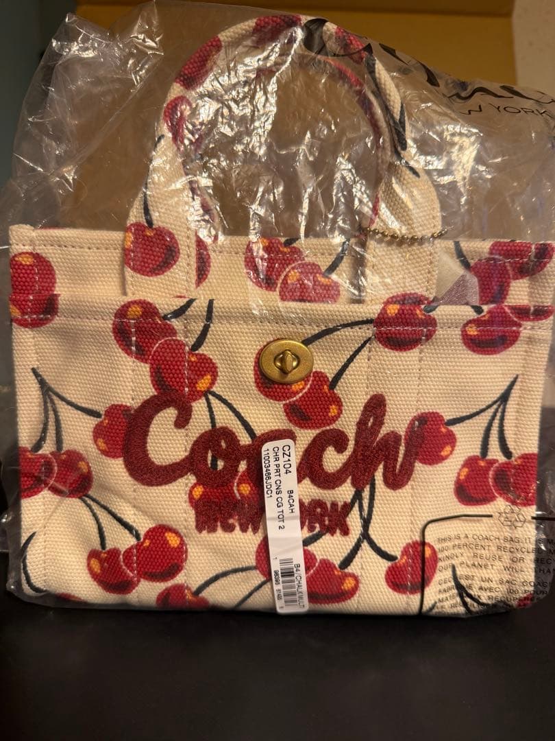 コーチ カーゴ トートバッグ 20 チェリープリント