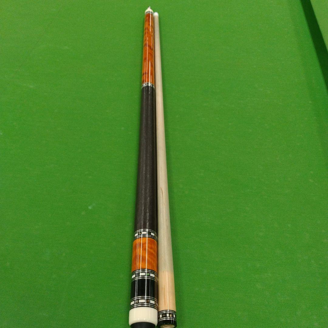 ビリヤードキュー 木製 黒とオレンジ