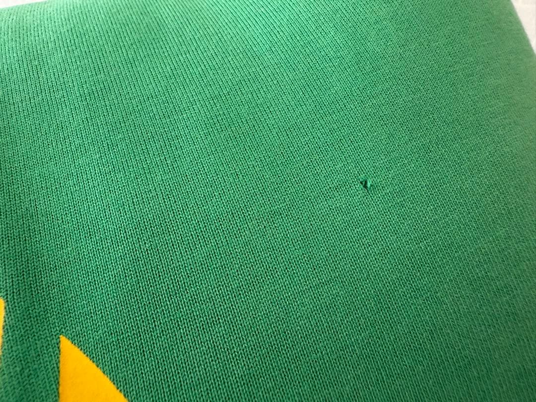 ATHLETA クッション 緑色 キャラクターイラスト