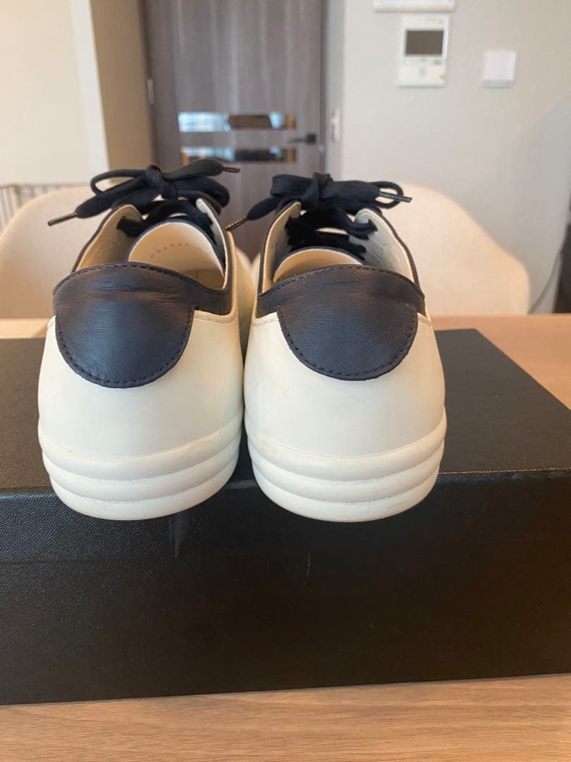 専用になります✨値下げ正規品CHANEL ココマークレザー スニーカー39白&紺