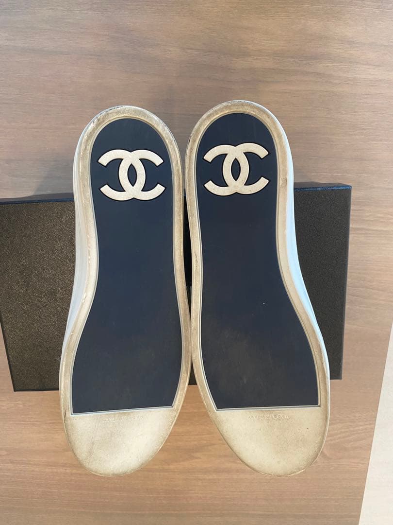 専用になります✨値下げ正規品CHANEL ココマークレザー スニーカー39白&紺