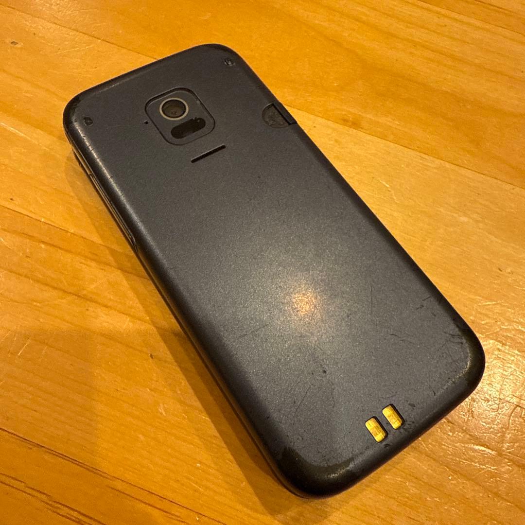 docomo F-01M 折りたたみ式携帯電話