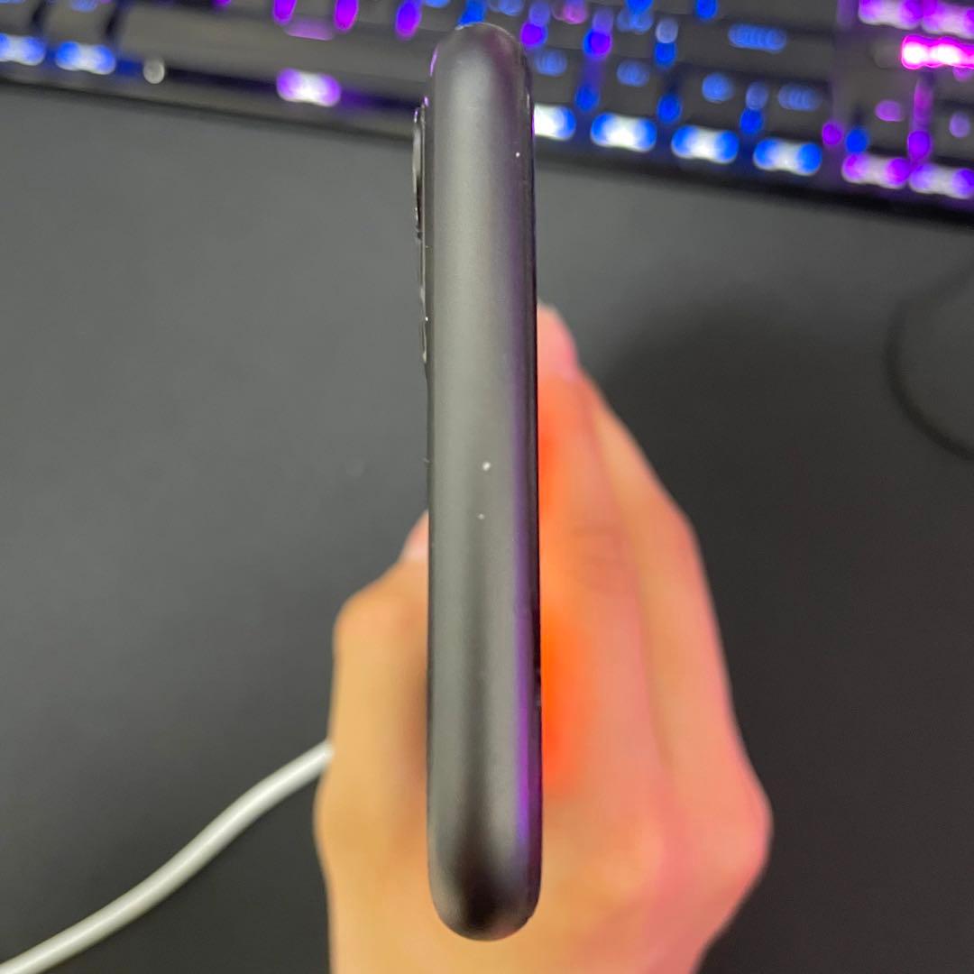 ななせiPhone11 64GB BLACK 本体 SIMフリー 箱あり