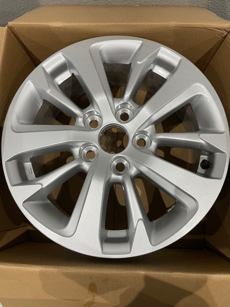 ヤリスクロス　純正ホイール４本セット　16インチ