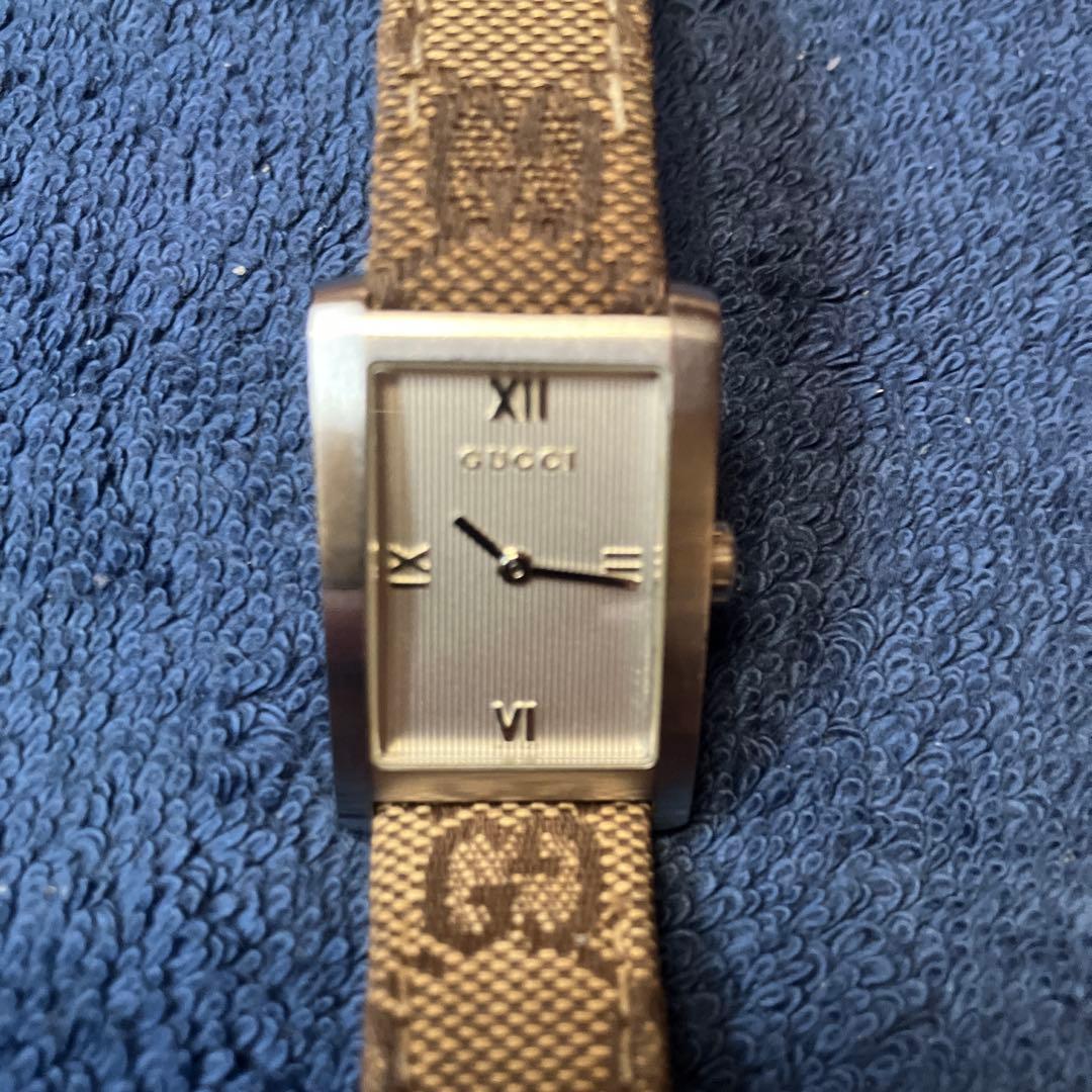限界価格⁉️GUCCI アナログ腕時計 ベージュ