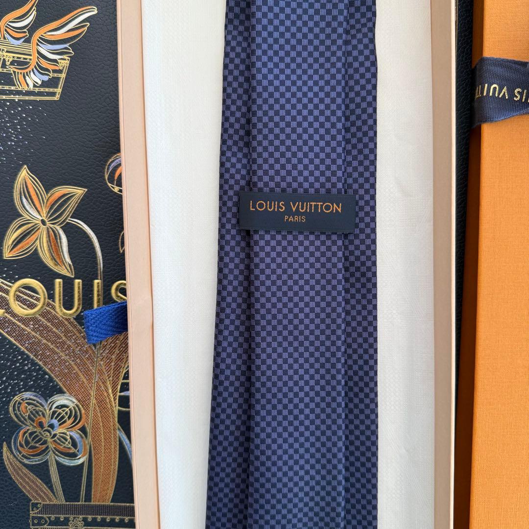 新品　LOUIS VUITTON（ルイヴィトン）　ネクタイ　ネイビー　８cm