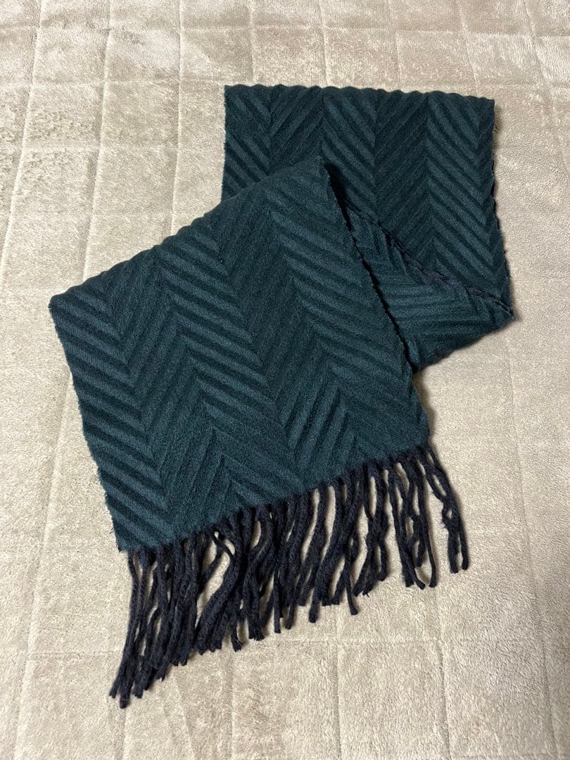 （伊）アルテの、折りヘリンボーンのホワイトカシミア100%のリバーシブルマフラー