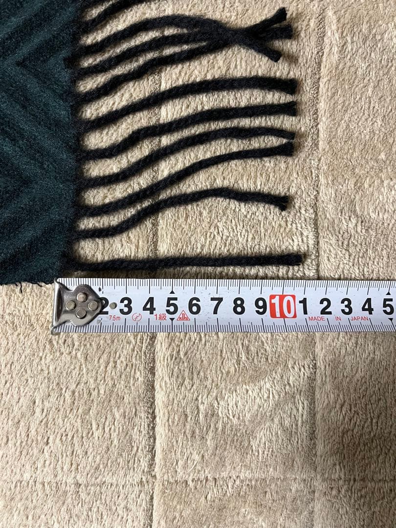 （伊）アルテの、折りヘリンボーンのホワイトカシミア100%のリバーシブルマフラー