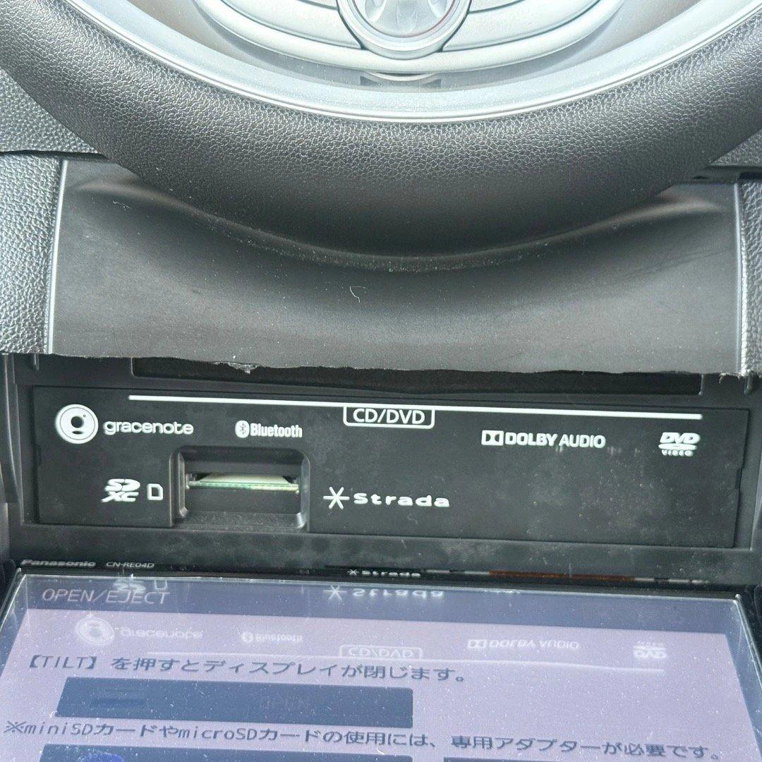 カーナビ CN-RE04D