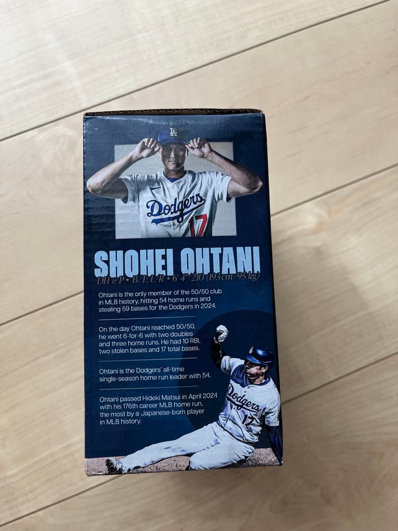 大谷OHTANI 50/50 ボブルヘッド + マガジン二冊のセット