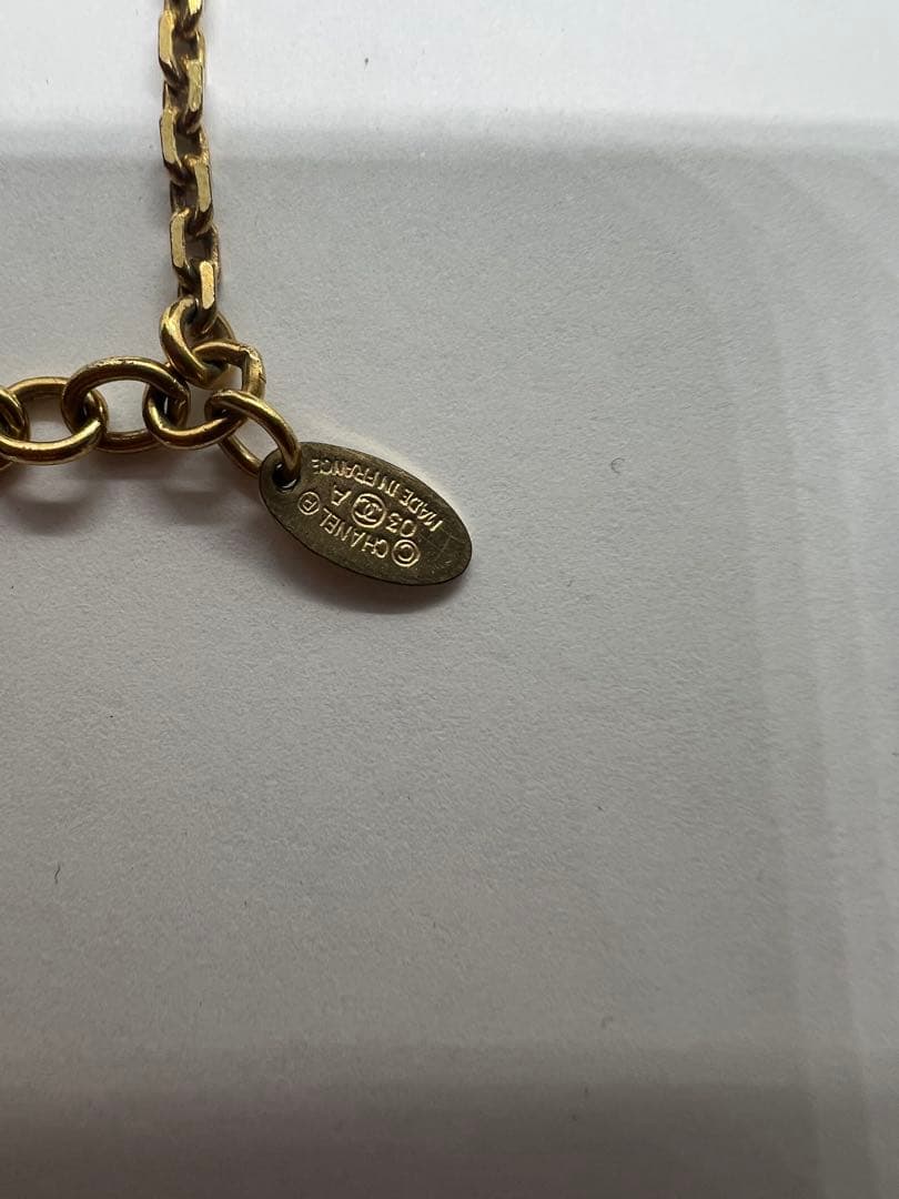 【美品】CHANEL ロゴ入りネックレス ブラック/ゴールド