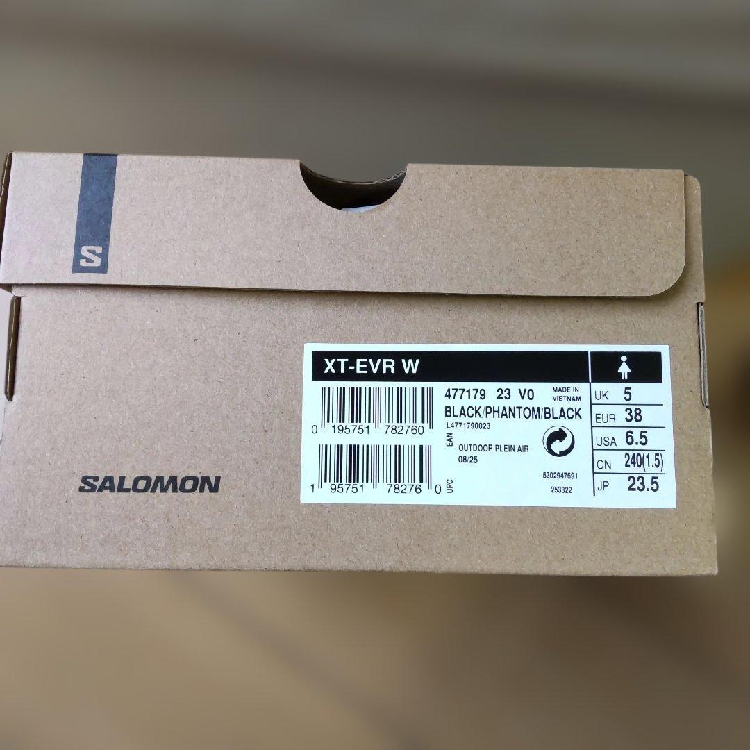 SALOMON.ブラックスニーカー