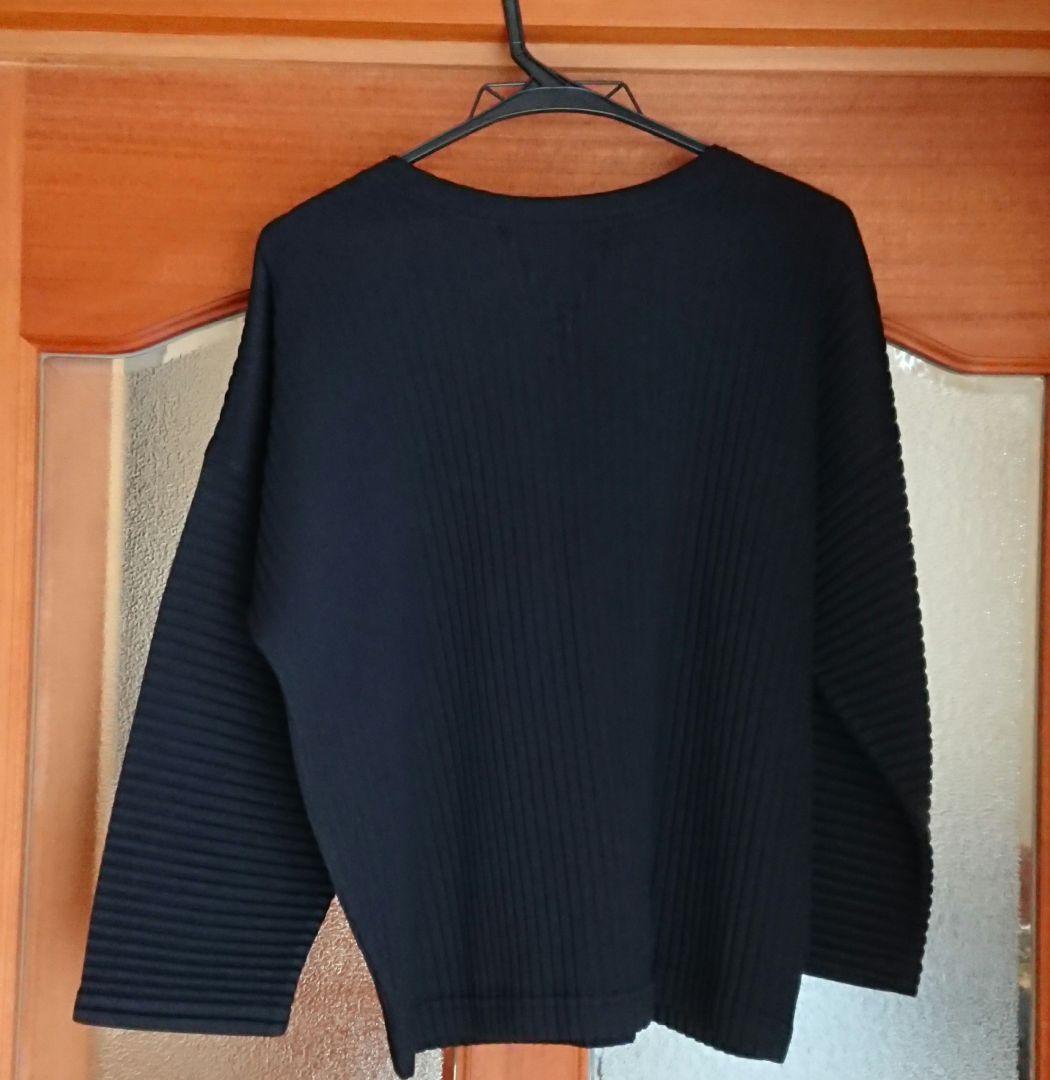 me ISSAY MYAKE プルオーバー 黒