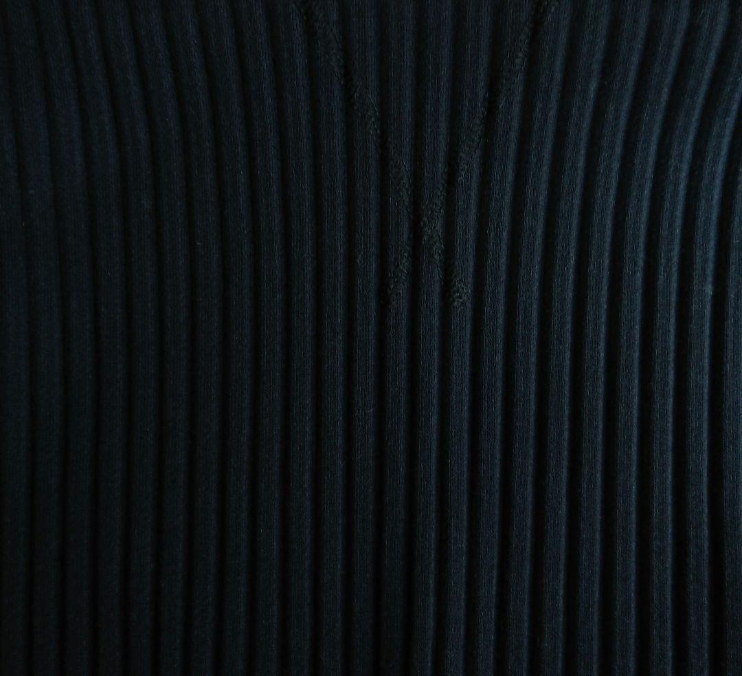 me ISSAY MYAKE プルオーバー 黒