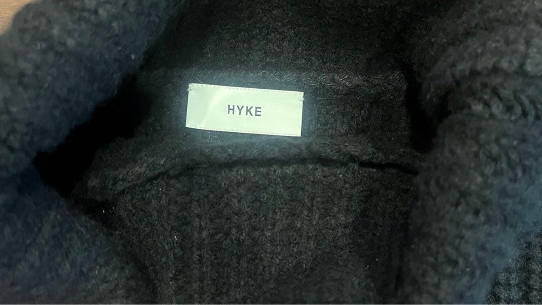 HYKE【ハイク】 RIBBED SWEATER NECK WARMER