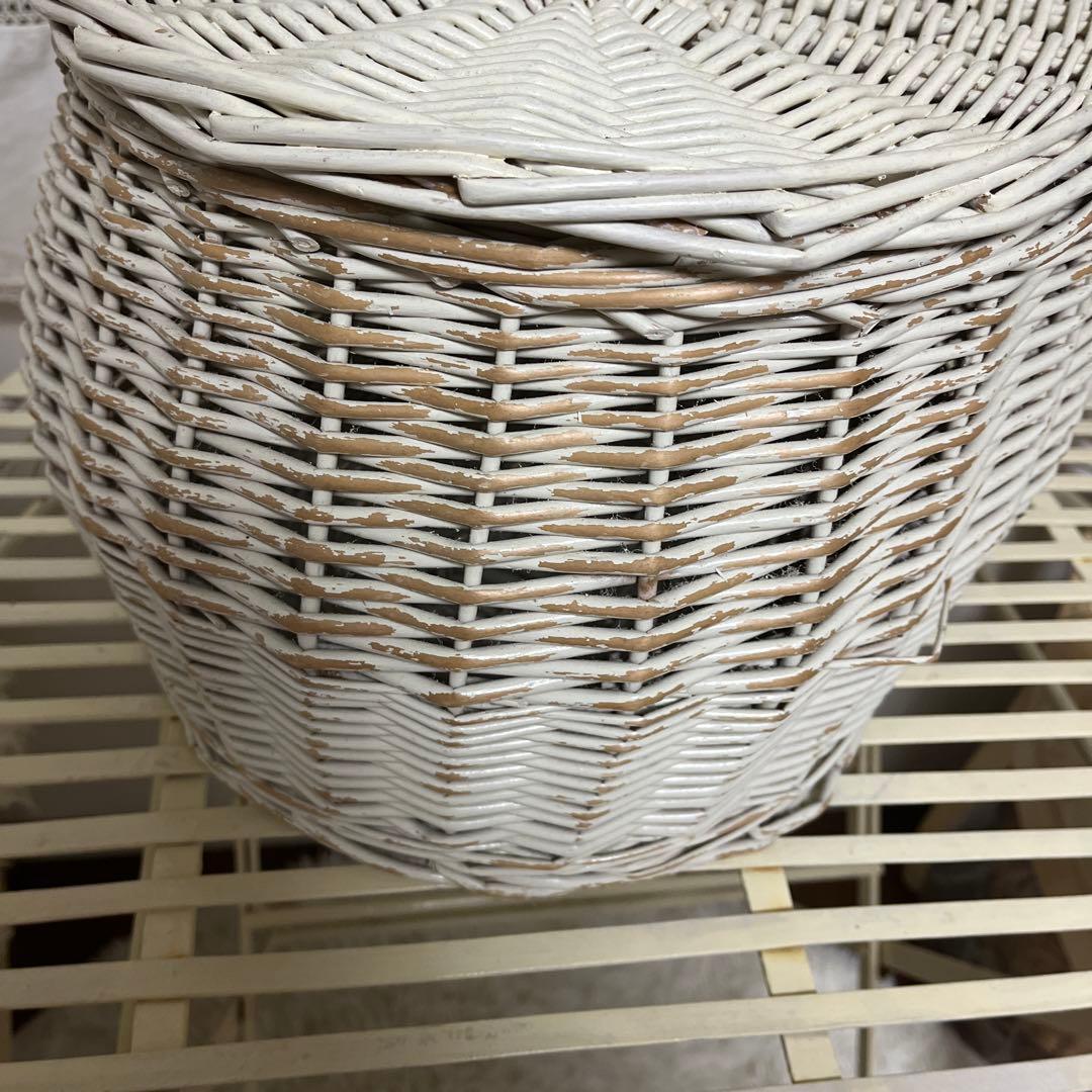 にゃん☆プロフ必読‼️ ラタン　ホワイト　カゴ　蓋つき　楕円