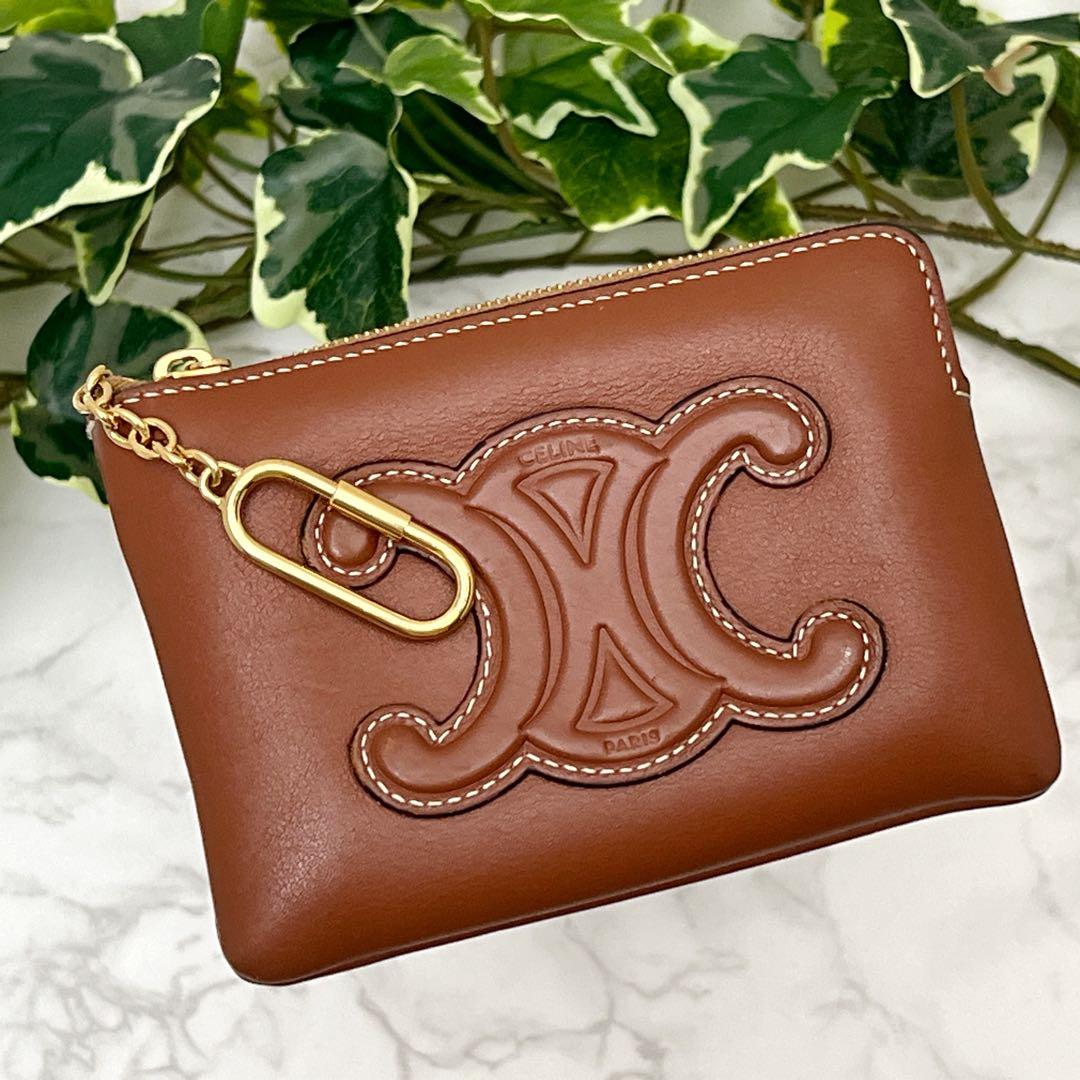 セリーヌ パース キュイル トリオンフ ケース 現行品 タン