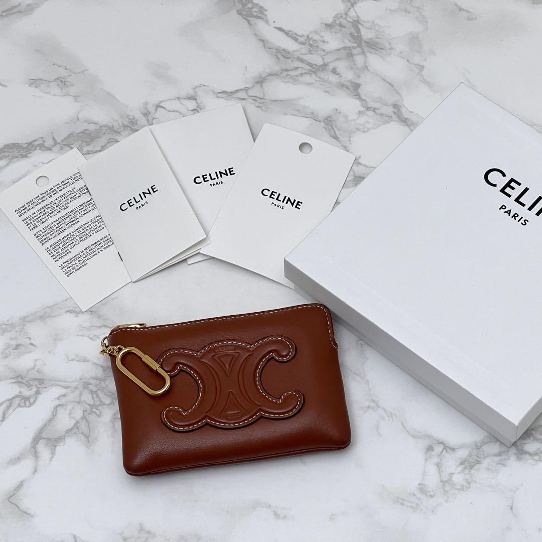 セリーヌ パース キュイル トリオンフ ケース 現行品 タン