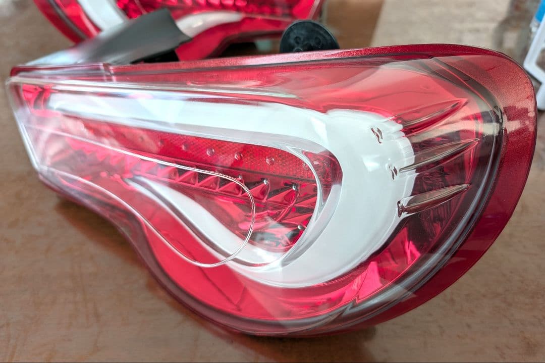 86 BRZ ヴァレンティ テールランプ シーケンシャル　【一部不点灯あり】