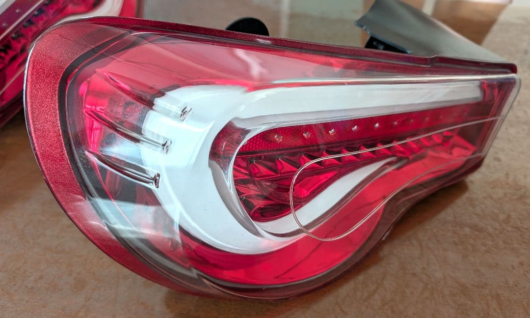 86 BRZ ヴァレンティ テールランプ シーケンシャル　【一部不点灯あり】