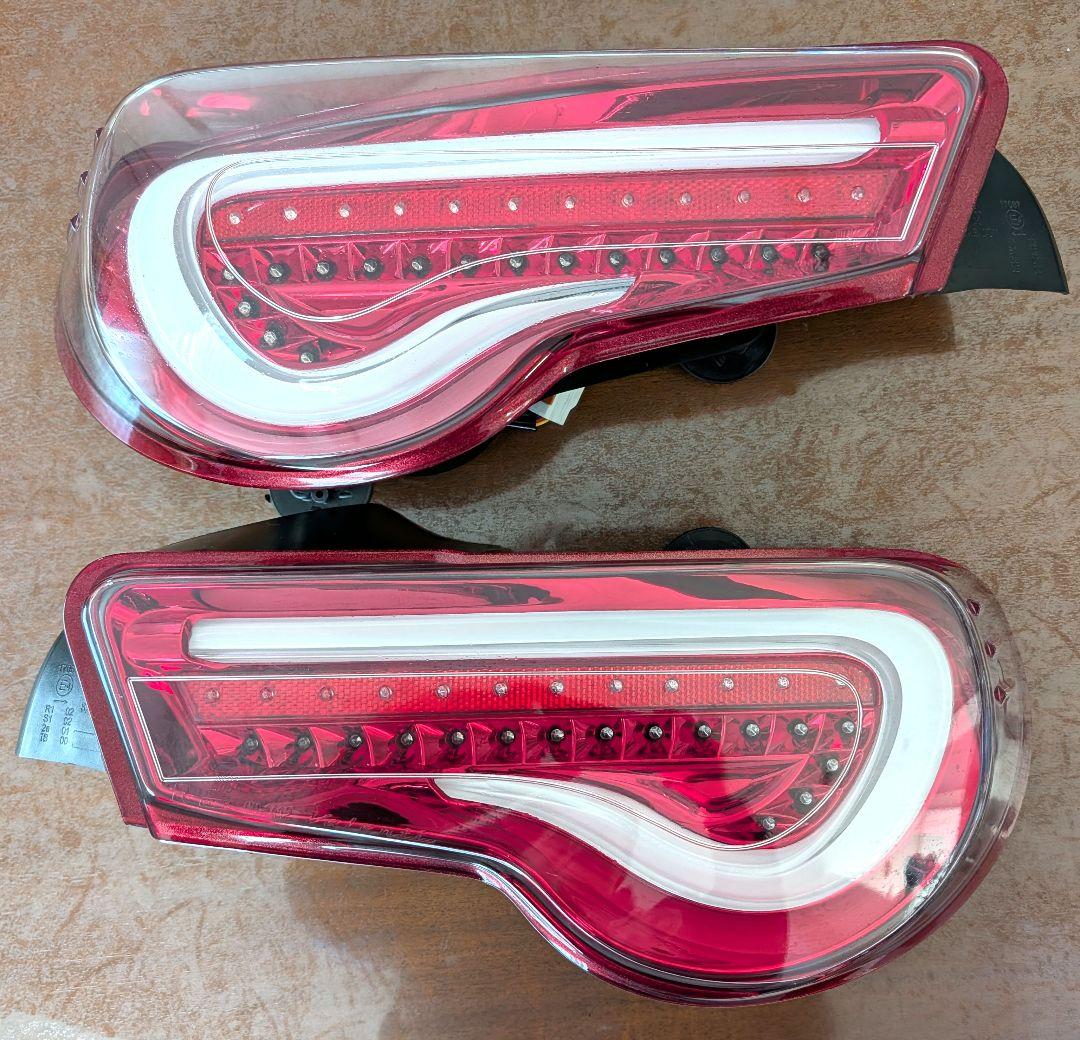 86 BRZ ヴァレンティ テールランプ シーケンシャル　【一部不点灯あり】