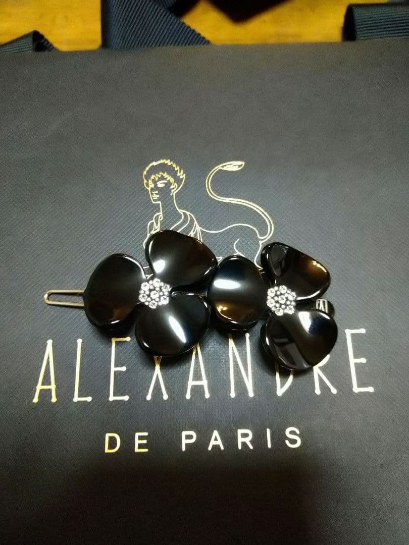 ALEXANDRE DE PARIS 花モチーフヘアピン