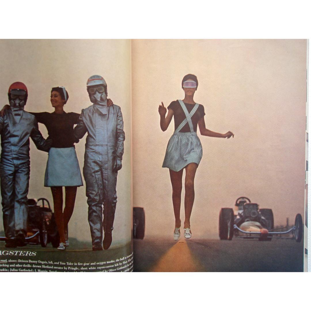 女性情報誌 Vogue Magazine April 15 1967 Twiggy