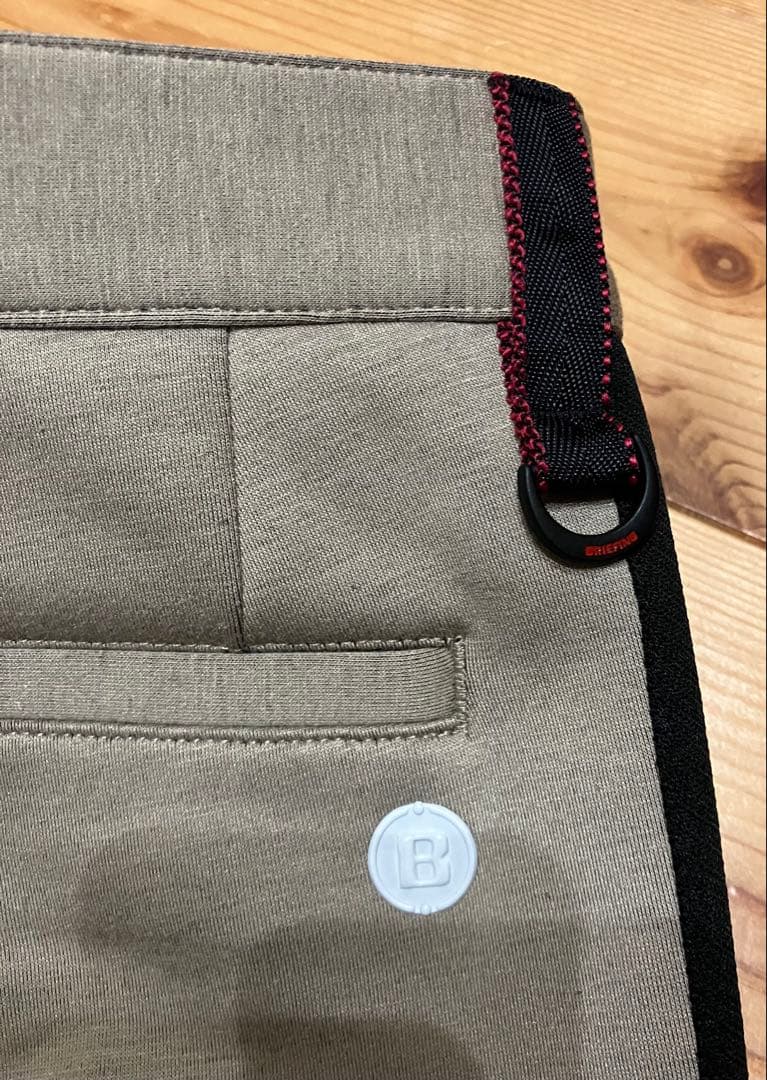 BRIEFING ベージュ ジップアップジャケット、ボトムスセットアップ　M