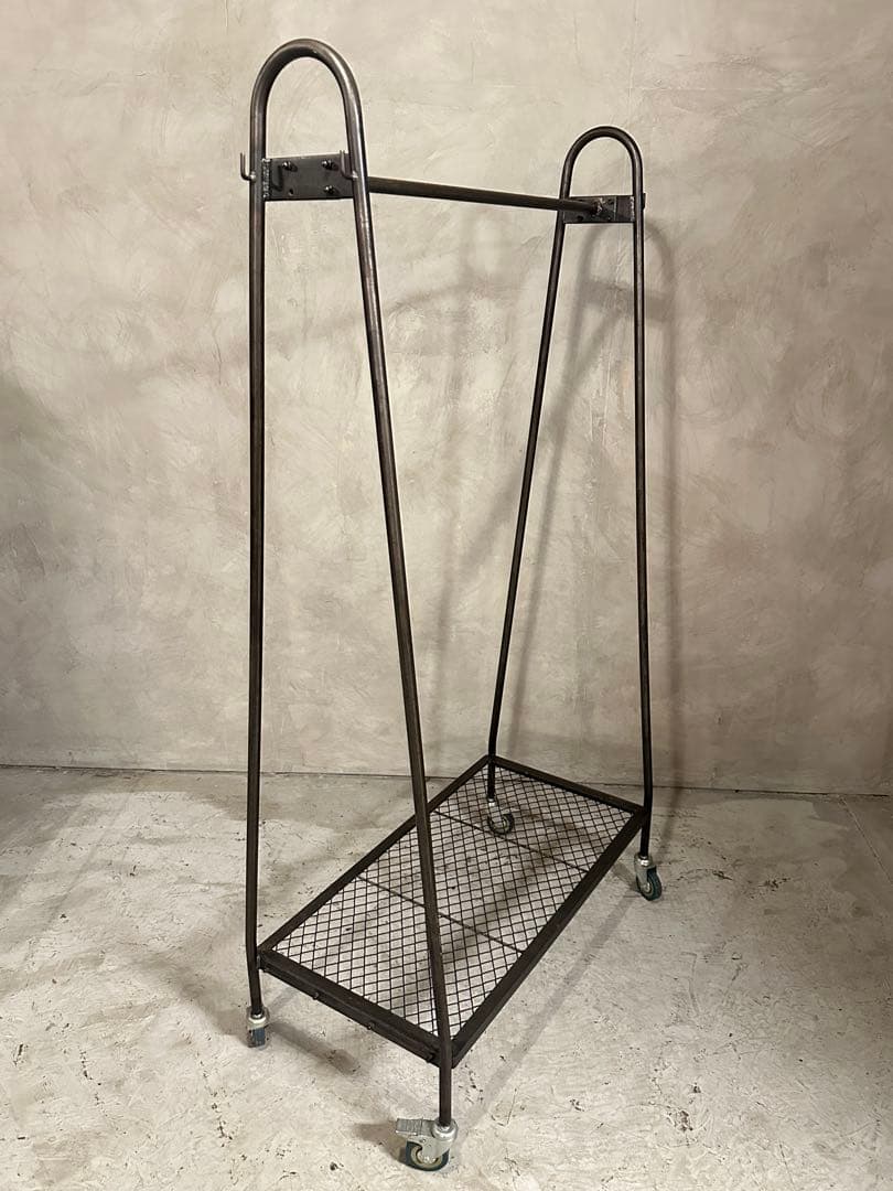 【東京都内23区配送無料】定価4万円　アイアン　ハンガー　ラック　スタンド